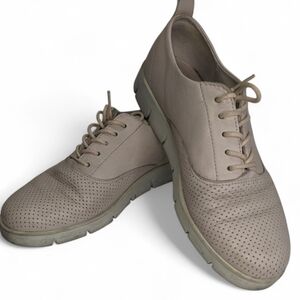 Women's Ecco Bella Buck Beige Perforated Lace Up Shoes Flats Size 8.5